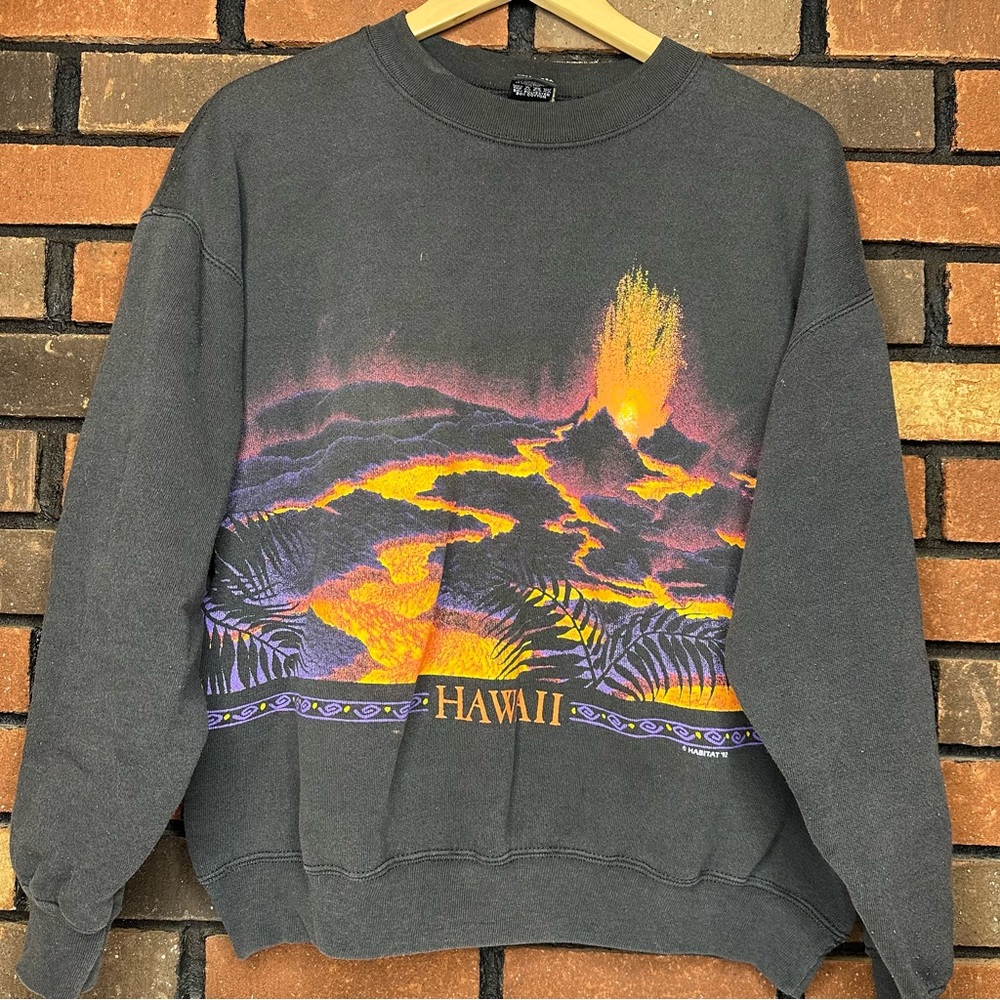 VINTAGE Hawaii 80s Pullover Crewneck Sweatshirt Black All Over Print